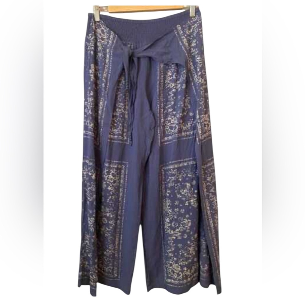 Soft Surroundings Navy Blue Wide-Leg Pants with Bandana Print